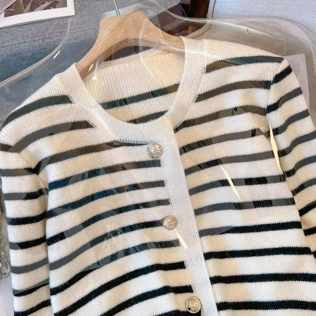 Women's Cropped Striped Cardigan – Casual Chic Knit Sweater with O-Neck & Long Sleeves