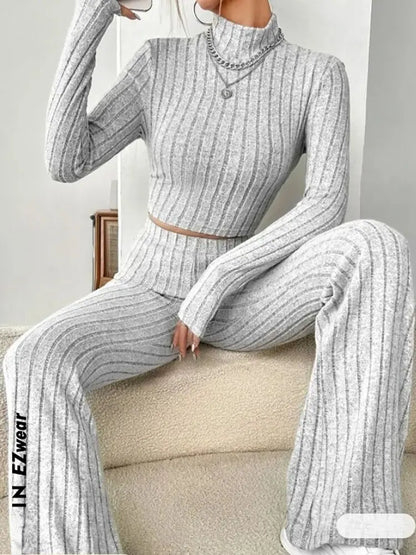 Women's Stand Collar Navel-Baring T-Shirt & Trumpet Pants Set – Chic Two-Piece Look