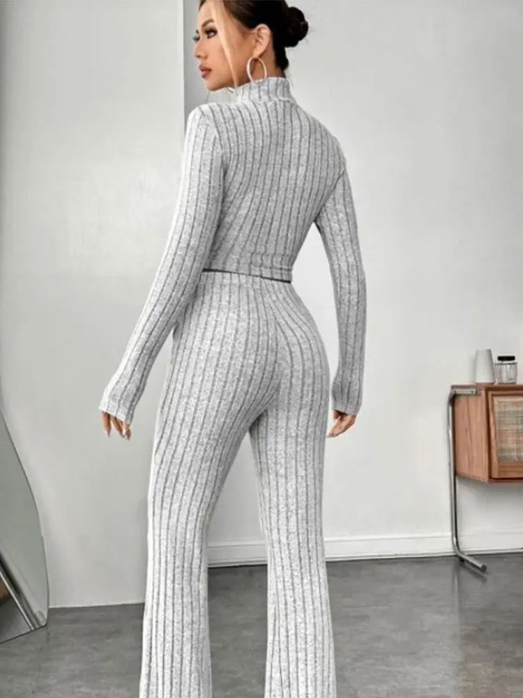 Women's Stand Collar Navel-Baring T-Shirt & Trumpet Pants Set – Chic Two-Piece Look
