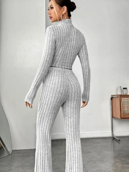 Women's Stand Collar Navel-Baring T-Shirt & Trumpet Pants Set – Chic Two-Piece Look